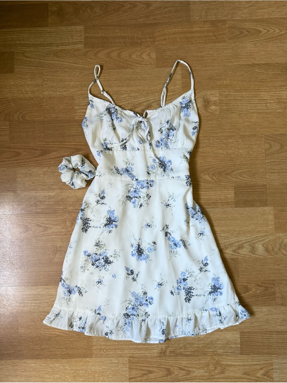 Abercrombie & Fitch Cream Floral Slip Dress with Matching Scrunchie